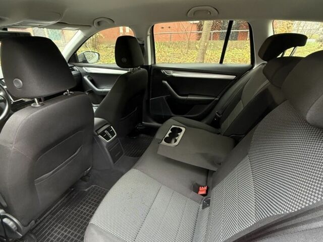 Серый Шкода Октавия, объемом двигателя 2 л и пробегом 253 тыс. км за 11900 $, фото 11 на Automoto.ua