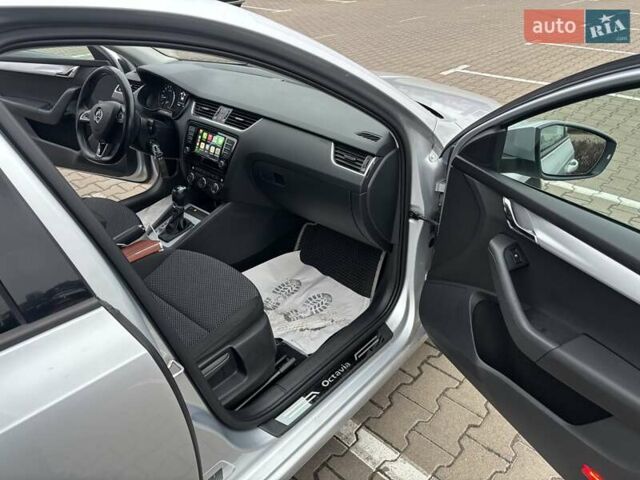 Серый Шкода Октавия, объемом двигателя 2 л и пробегом 315 тыс. км за 12800 $, фото 10 на Automoto.ua