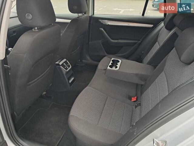 Сірий Шкода Октавія, об'ємом двигуна 1.6 л та пробігом 235 тис. км за 10300 $, фото 13 на Automoto.ua