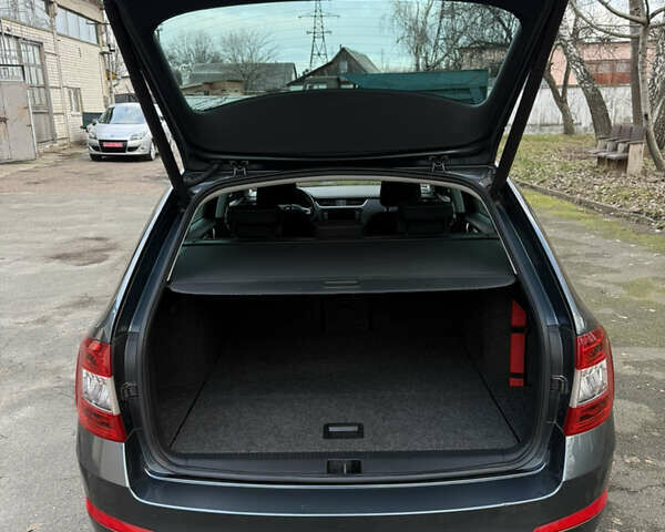 Сірий Шкода Октавія, об'ємом двигуна 2 л та пробігом 210 тис. км за 14900 $, фото 95 на Automoto.ua
