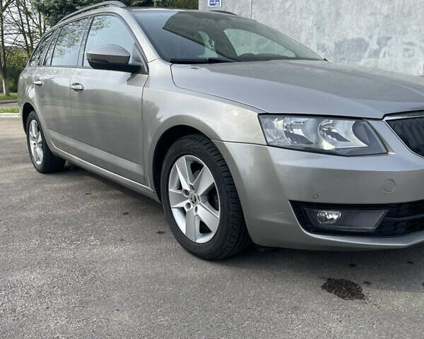 Серый Шкода Октавия, объемом двигателя 1.6 л и пробегом 280 тыс. км за 10500 $, фото 1 на Automoto.ua