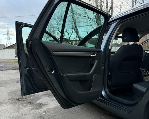 Сірий Шкода Октавія, об'ємом двигуна 2 л та пробігом 210 тис. км за 14900 $, фото 128 на Automoto.ua
