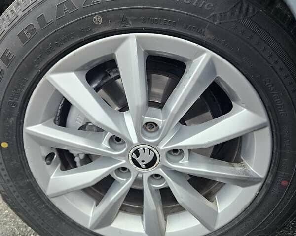 Серый Шкода Октавия, объемом двигателя 1.6 л и пробегом 232 тыс. км за 11200 $, фото 11 на Automoto.ua