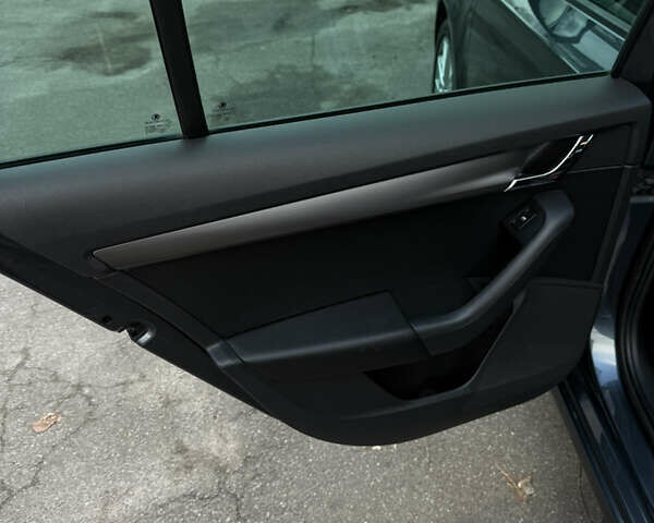 Сірий Шкода Октавія, об'ємом двигуна 2 л та пробігом 210 тис. км за 14900 $, фото 90 на Automoto.ua