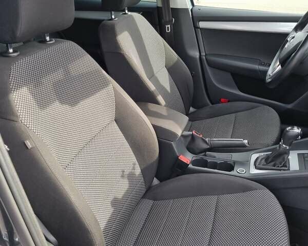 Серый Шкода Октавия, объемом двигателя 1.6 л и пробегом 169 тыс. км за 13000 $, фото 18 на Automoto.ua