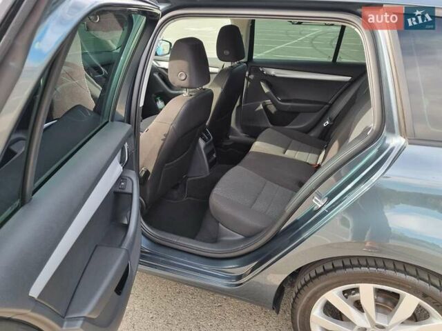 Серый Шкода Октавия, объемом двигателя 1.6 л и пробегом 169 тыс. км за 13000 $, фото 6 на Automoto.ua