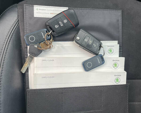 Шкода Октавія 2016 у Тернополі на Automoto.ua Сірий Шкода Октавія, об'ємом двигуна 1.6 л та пробігом 215 тис. км за 12500 $, фото 9 на Automoto.ua