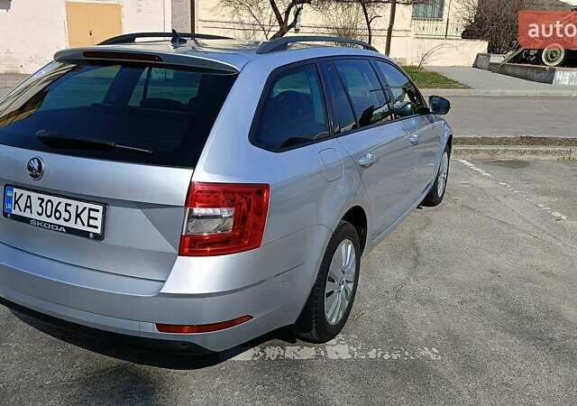 Серый Шкода Октавия, объемом двигателя 1.6 л и пробегом 300 тыс. км за 13000 $, фото 4 на Automoto.ua