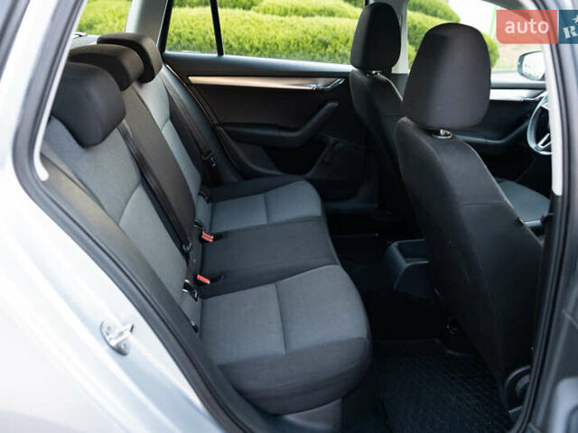 Серый Шкода Октавия, объемом двигателя 1.6 л и пробегом 213 тыс. км за 9800 $, фото 48 на Automoto.ua