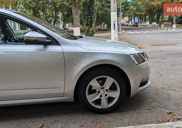 Серый Шкода Октавия, объемом двигателя 1.6 л и пробегом 248 тыс. км за 13500 $, фото 9 на Automoto.ua