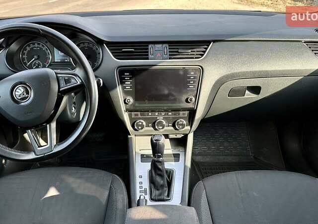 Серый Шкода Октавия, объемом двигателя 1.6 л и пробегом 291 тыс. км за 13350 $, фото 6 на Automoto.ua