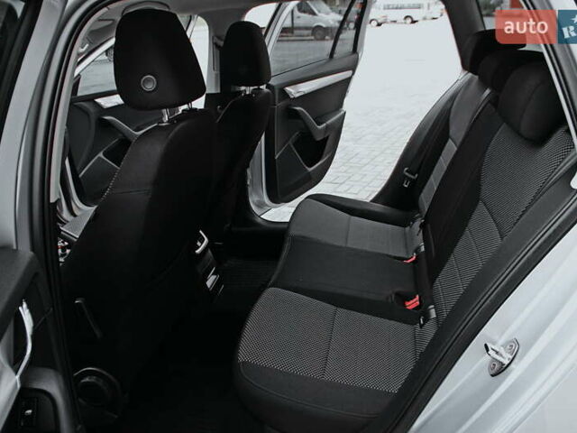 Шкода Октавія 2017 у Дніпро (Дніпропетровську) на Automoto.ua Сірий Шкода Октавія, об'ємом двигуна 2 л та пробігом 141 тис. км за 12800 $, фото 13 на Automoto.ua