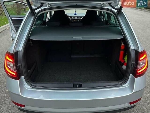 Серый Шкода Октавия, объемом двигателя 2 л и пробегом 165 тыс. км за 19000 $, фото 10 на Automoto.ua