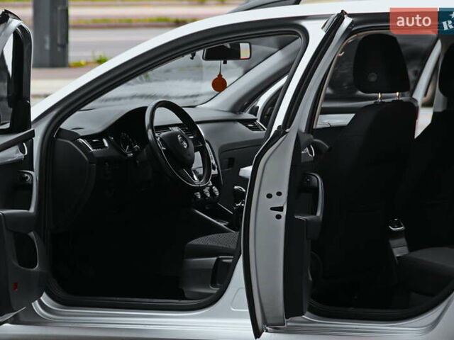 Шкода Октавія 2017 у Дніпро (Дніпропетровську) на Automoto.ua Сірий Шкода Октавія, об'ємом двигуна 2 л та пробігом 141 тис. км за 12800 $, фото 10 на Automoto.ua