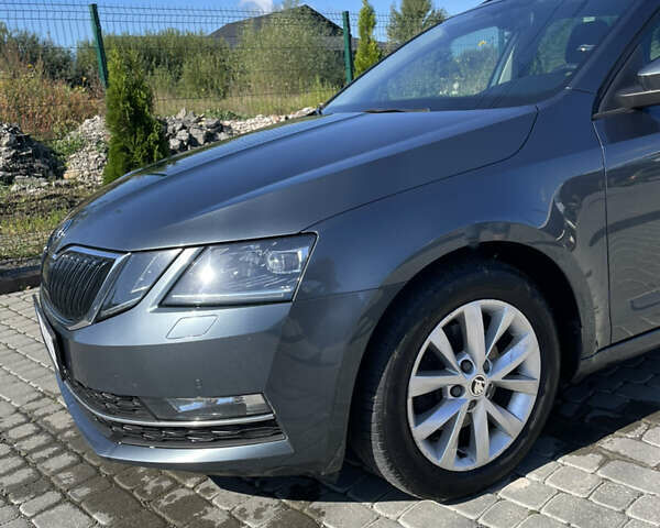 Серый Шкода Октавия, объемом двигателя 1.97 л и пробегом 300 тыс. км за 15350 $, фото 1 на Automoto.ua