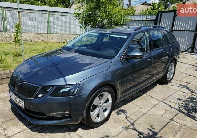 Серый Шкода Октавия, объемом двигателя 1.6 л и пробегом 255 тыс. км за 13200 $, фото 3 на Automoto.ua