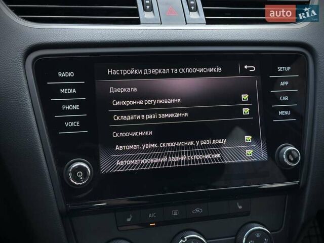 Серый Шкода Октавия, объемом двигателя 1.6 л и пробегом 252 тыс. км за 13600 $, фото 114 на Automoto.ua