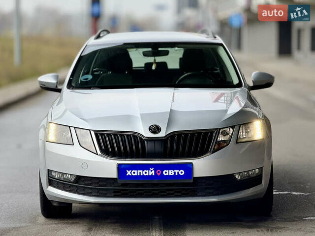 Серый Шкода Октавия, объемом двигателя 1.6 л и пробегом 252 тыс. км за 13300 $, фото 1 на Automoto.ua