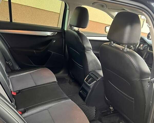 Серый Шкода Октавия, объемом двигателя 1.6 л и пробегом 200 тыс. км за 15500 $, фото 3 на Automoto.ua