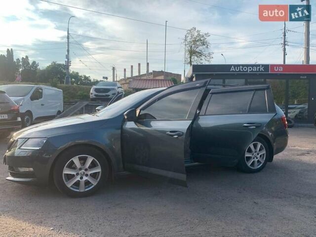Серый Шкода Октавия, объемом двигателя 1.6 л и пробегом 344 тыс. км за 14850 $, фото 32 на Automoto.ua