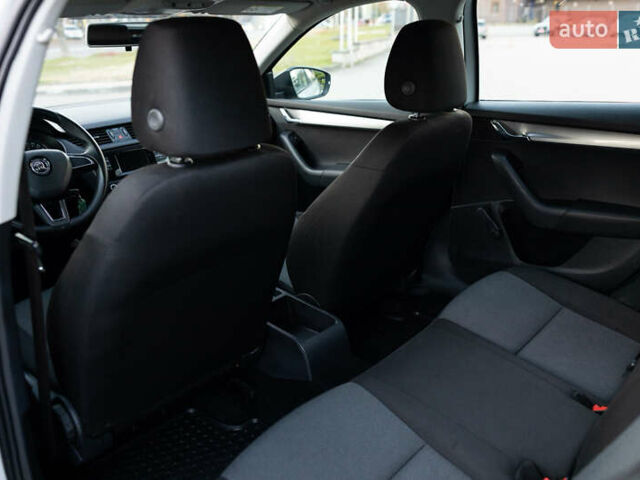 Серый Шкода Октавия, объемом двигателя 1.6 л и пробегом 213 тыс. км за 9800 $, фото 52 на Automoto.ua