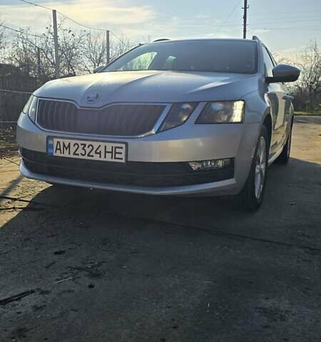 Серый Шкода Октавия, объемом двигателя 1.6 л и пробегом 245 тыс. км за 13600 $, фото 2 на Automoto.ua