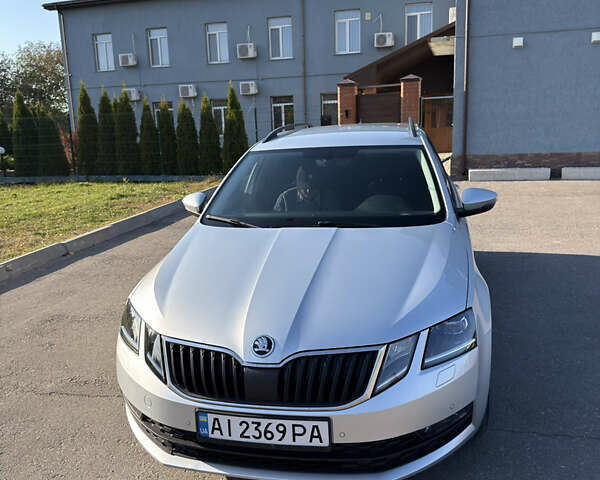 Серый Шкода Октавия, объемом двигателя 1.6 л и пробегом 238 тыс. км за 13700 $, фото 1 на Automoto.ua
