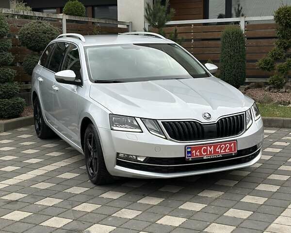 Сірий Шкода Октавія, об'ємом двигуна 2 л та пробігом 239 тис. км за 15499 $, фото 1 на Automoto.ua
