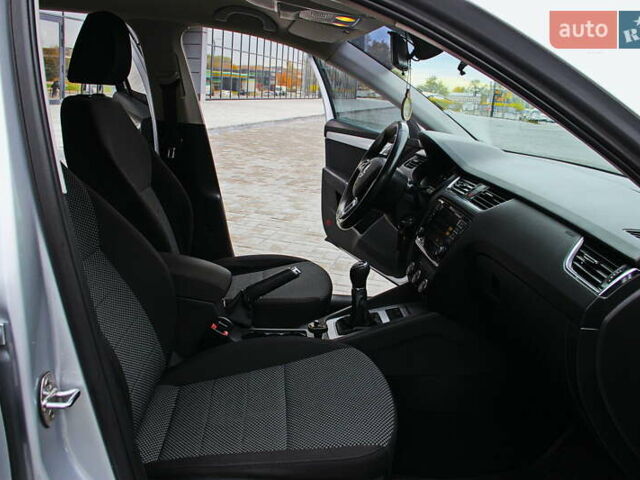 Шкода Октавія 2017 у Дніпро (Дніпропетровську) на Automoto.ua Сірий Шкода Октавія, об'ємом двигуна 2 л та пробігом 141 тис. км за 12800 $, фото 15 на Automoto.ua