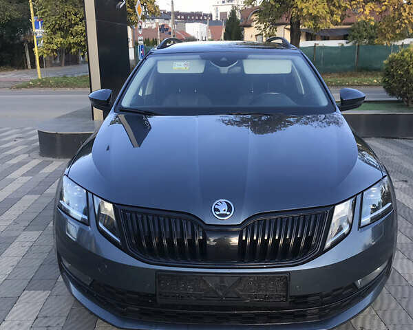 Шкода Октавія 2017 у Ужгороді на Automoto.ua Сірий Шкода Октавія, об'ємом двигуна 1.97 л та пробігом 265 тис. км за 15500 $, фото 1 на Automoto.ua