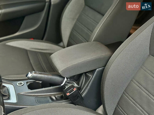 Серый Шкода Октавия, объемом двигателя 1.6 л и пробегом 218 тыс. км за 11550 $, фото 28 на Automoto.ua