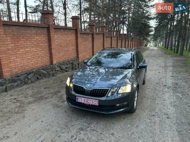 Серый Шкода Октавия, объемом двигателя 2 л и пробегом 283 тыс. км за 15699 $, фото 4 на Automoto.ua