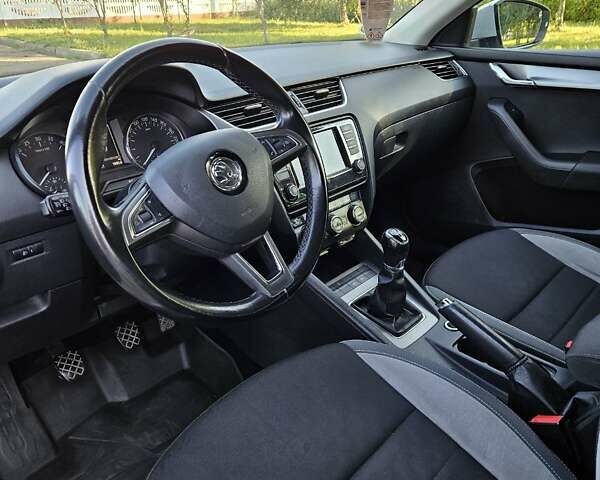 Серый Шкода Октавия, объемом двигателя 1.6 л и пробегом 305 тыс. км за 11100 $, фото 29 на Automoto.ua