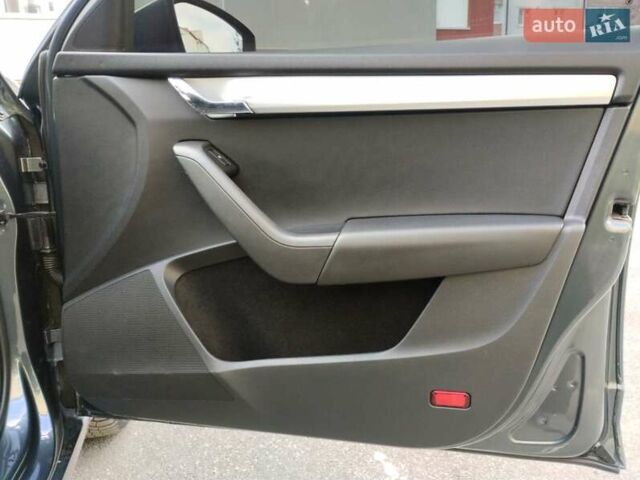 Шкода Октавия 2017 в Тернополе на Automoto.ua Серый Шкода Октавия, объемом двигателя 1.6 л и пробегом 250 тыс. км за 13400 $, фото 21 на Automoto.ua