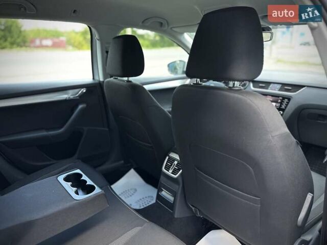 Серый Шкода Октавия, объемом двигателя 1.6 л и пробегом 252 тыс. км за 13600 $, фото 95 на Automoto.ua