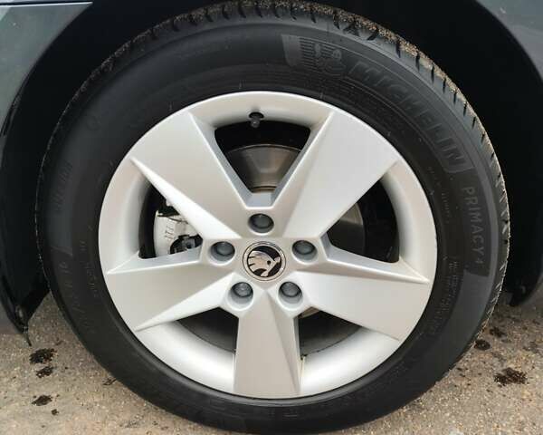 Сірий Шкода Октавія, об'ємом двигуна 1.6 л та пробігом 207 тис. км за 14300 $, фото 19 на Automoto.ua