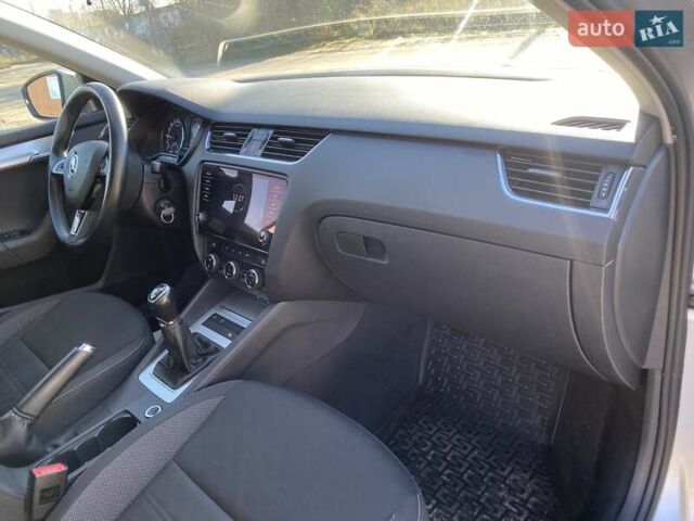 Сірий Шкода Октавія, об'ємом двигуна 1.97 л та пробігом 350 тис. км за 12777 $, фото 32 на Automoto.ua