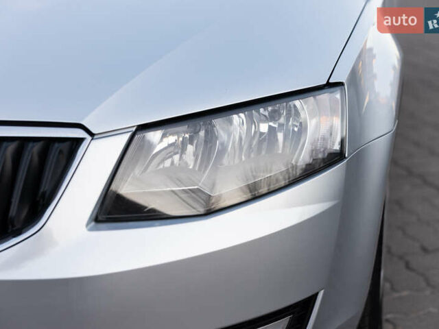 Серый Шкода Октавия, объемом двигателя 1.6 л и пробегом 213 тыс. км за 9800 $, фото 15 на Automoto.ua