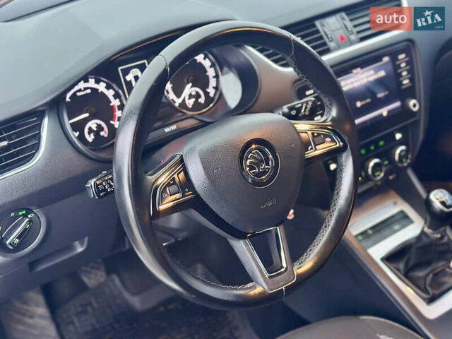 Серый Шкода Октавия, объемом двигателя 1.6 л и пробегом 218 тыс. км за 11550 $, фото 24 на Automoto.ua