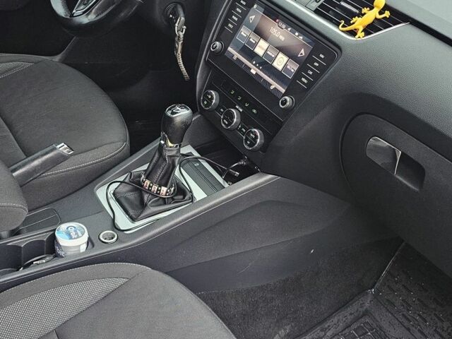 Сірий Шкода Октавія, об'ємом двигуна 1.6 л та пробігом 323 тис. км за 12000 $, фото 17 на Automoto.ua