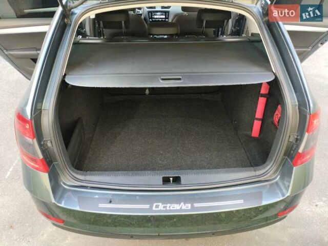 Шкода Октавия 2017 в Тернополе на Automoto.ua Серый Шкода Октавия, объемом двигателя 1.6 л и пробегом 250 тыс. км за 13400 $, фото 16 на Automoto.ua