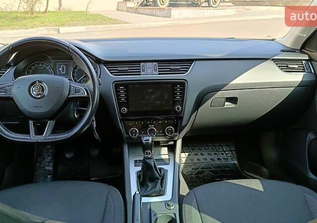 Серый Шкода Октавия, объемом двигателя 1.6 л и пробегом 300 тыс. км за 13000 $, фото 6 на Automoto.ua