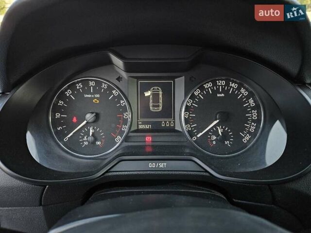 Серый Шкода Октавия, объемом двигателя 1.6 л и пробегом 305 тыс. км за 11100 $, фото 8 на Automoto.ua