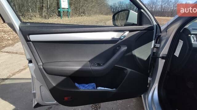Сірий Шкода Октавія, об'ємом двигуна 1.6 л та пробігом 202 тис. км за 13500 $, фото 28 на Automoto.ua
