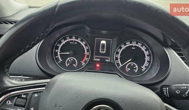 Серый Шкода Октавия, объемом двигателя 1.6 л и пробегом 322 тыс. км за 12000 $, фото 1 на Automoto.ua