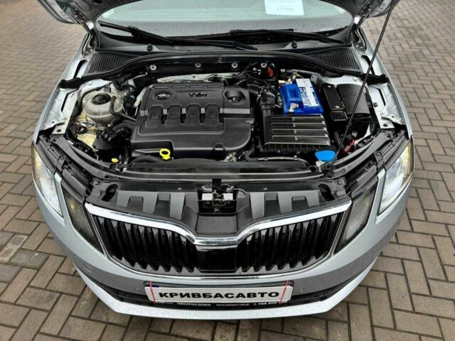 Серый Шкода Октавия, объемом двигателя 2 л и пробегом 242 тыс. км за 13600 $, фото 2 на Automoto.ua