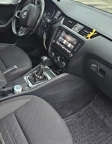 Серый Шкода Октавия, объемом двигателя 1.6 л и пробегом 322 тыс. км за 12000 $, фото 5 на Automoto.ua