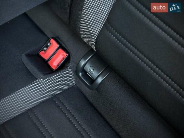 Серый Шкода Октавия, объемом двигателя 1.6 л и пробегом 252 тыс. км за 13600 $, фото 85 на Automoto.ua