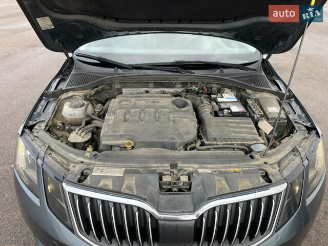 Серый Шкода Октавия, объемом двигателя 2 л и пробегом 262 тыс. км за 13200 $, фото 6 на Automoto.ua