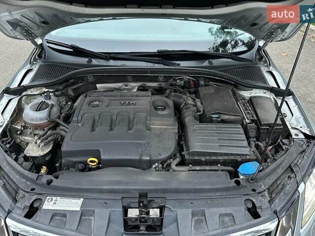 Серый Шкода Октавия, объемом двигателя 2 л и пробегом 165 тыс. км за 19000 $, фото 9 на Automoto.ua